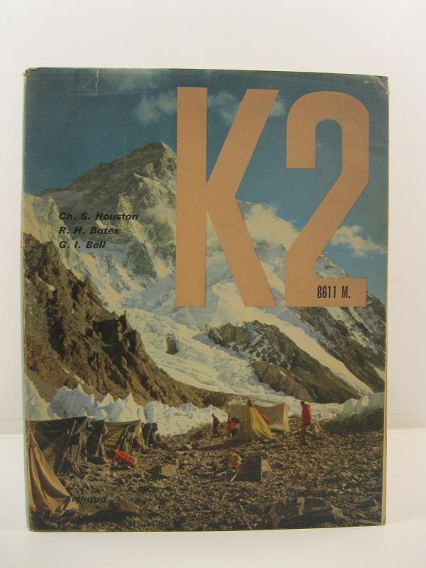 K2. 8611 m. Troisieme expedition americaine au Karakorum. 70 photographies en noir et en coleurs par les membres de l'expedition